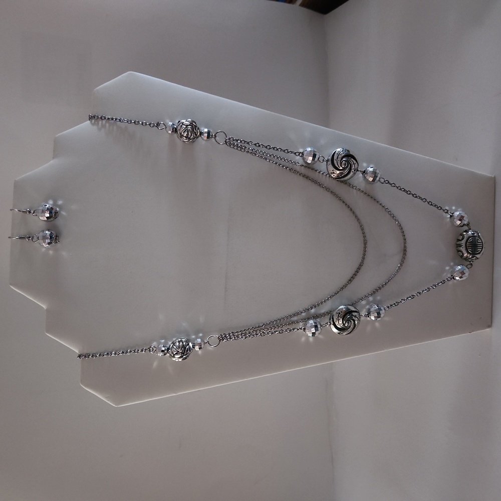 NWT Silver Triple Chain Necklace Set